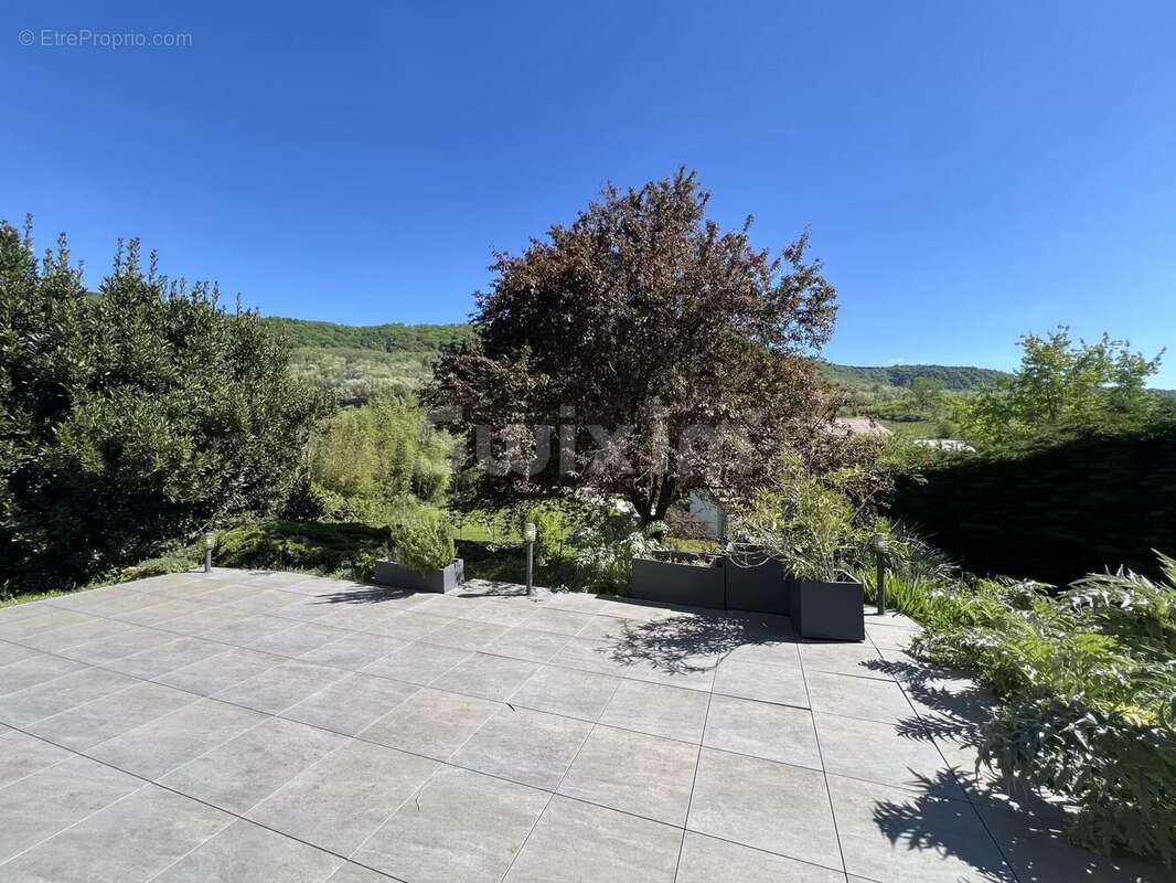 Maison à LONS-LE-SAUNIER