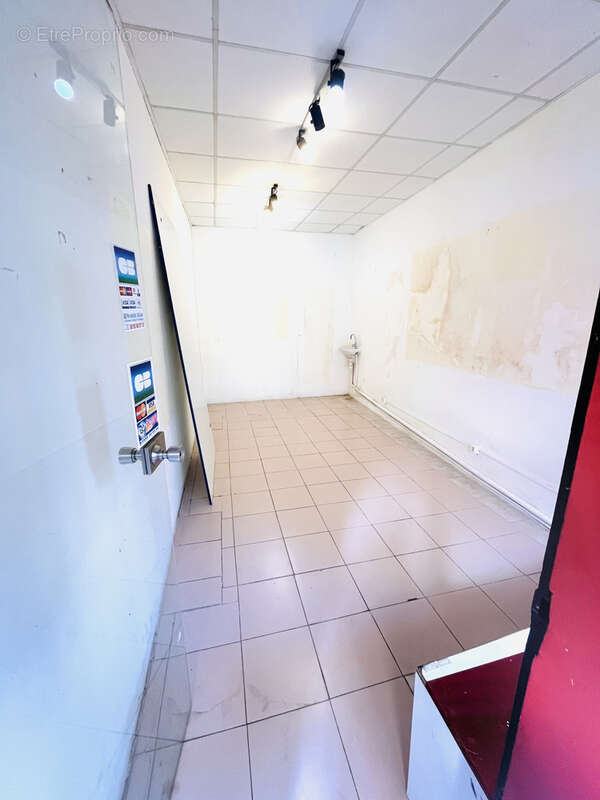 Commerce à POINTE-A-PITRE