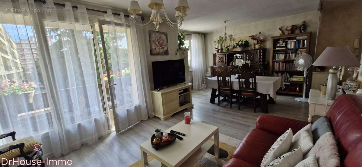 Appartement à SAINT-ETIENNE
