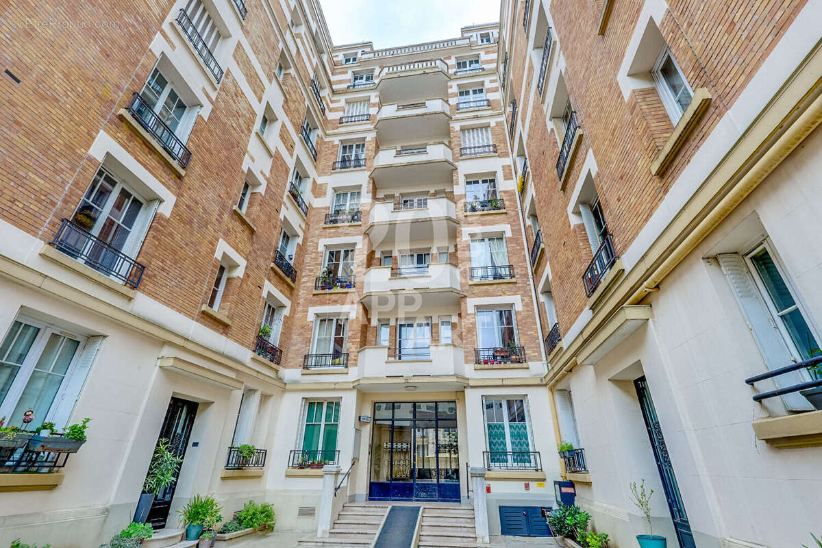 Appartement à PARIS-20E