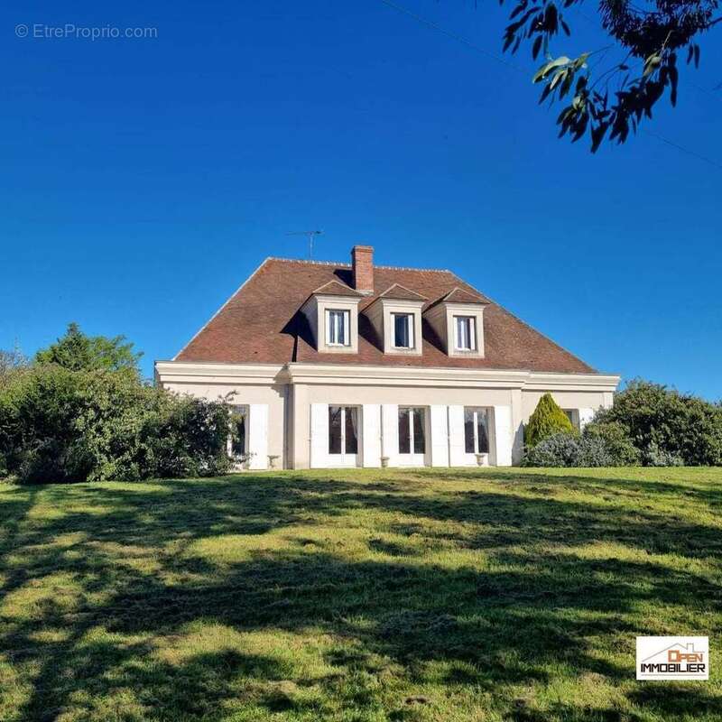 Maison à MONTGIVRAY