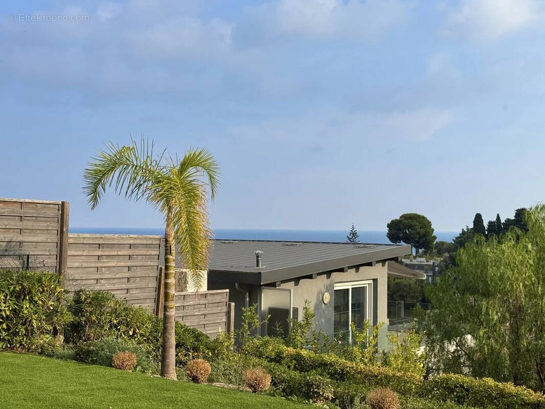 Appartement à ROQUEBRUNE-CAP-MARTIN