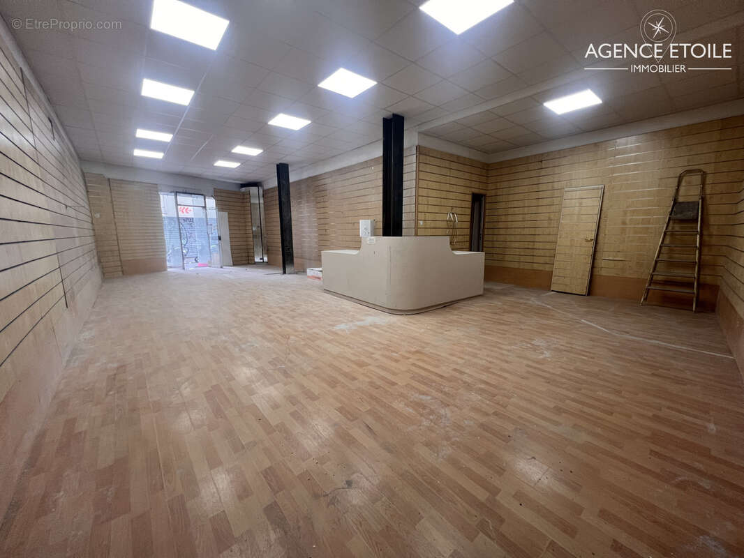3 LOTS A VENDRE — Local commercial + 2 appartements — 55 rue Tapis Vert, 13001 Marseille - photo 9