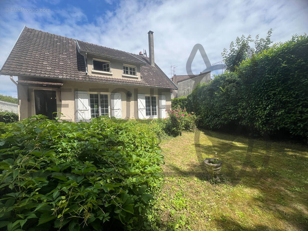 Maison à COULOMMIERS