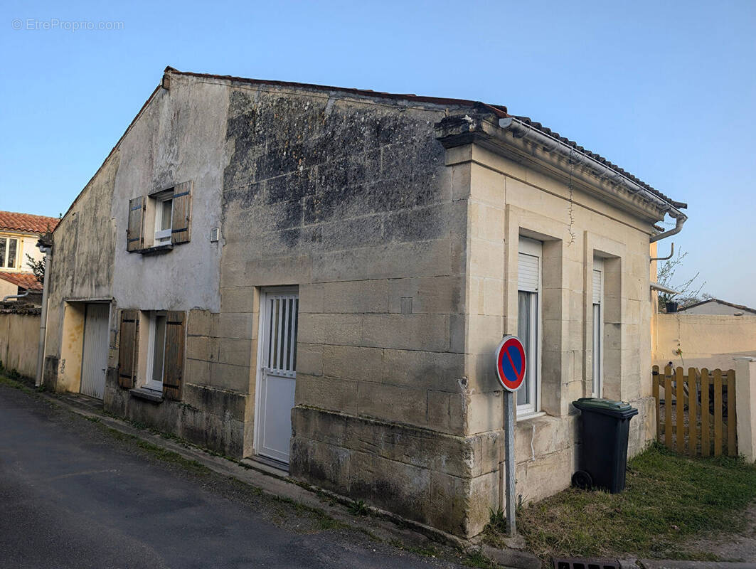 Maison à BURIE