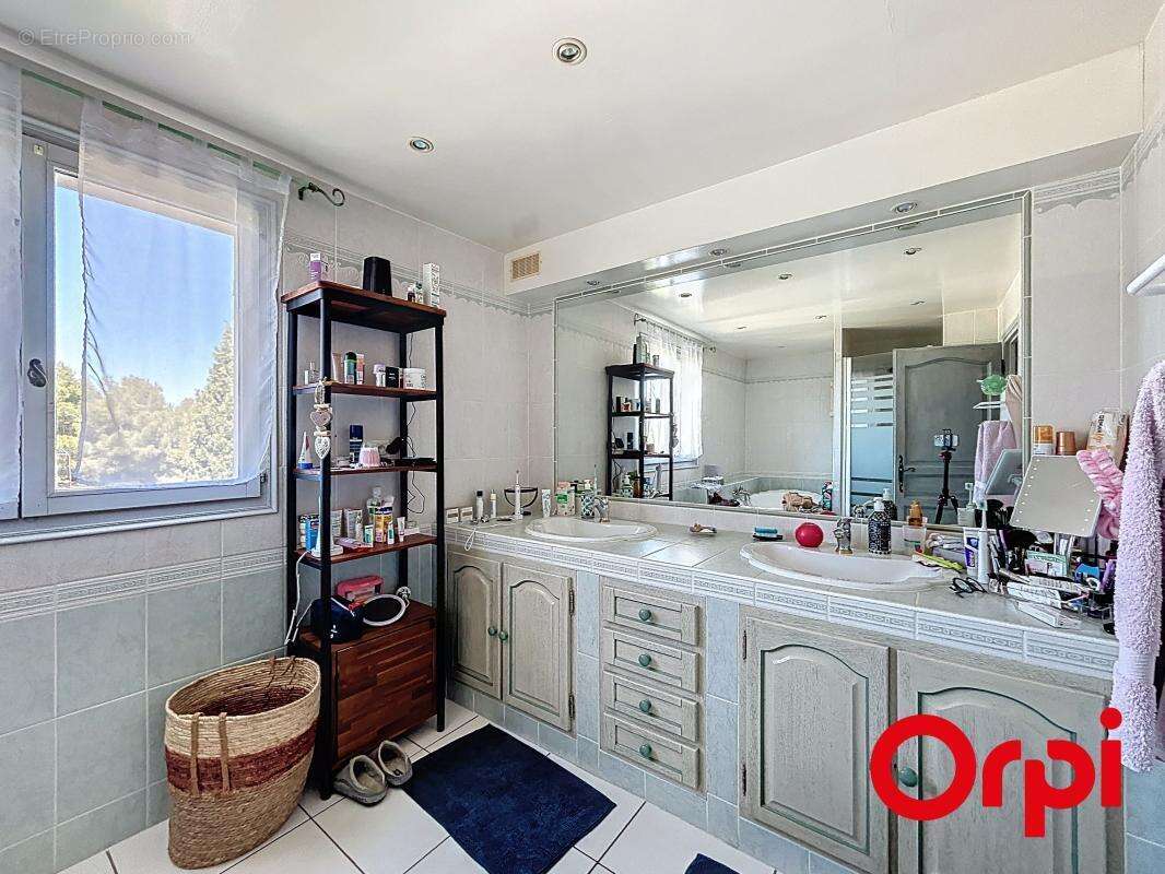 Maison à SIX-FOURS-LES-PLAGES