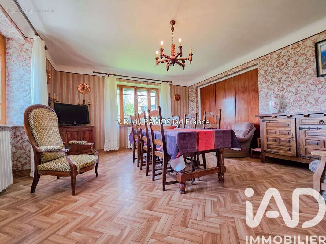 Maison 162 m² à Le Massegros  - photo 9