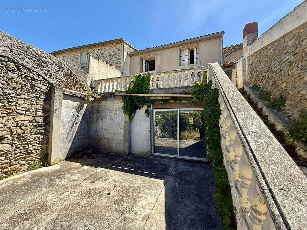 Maison de 198 m² avec deux logements distincts, terrasse, jardin et fort potentiel d'acquisition familiale ou patrimoniale - photo 2