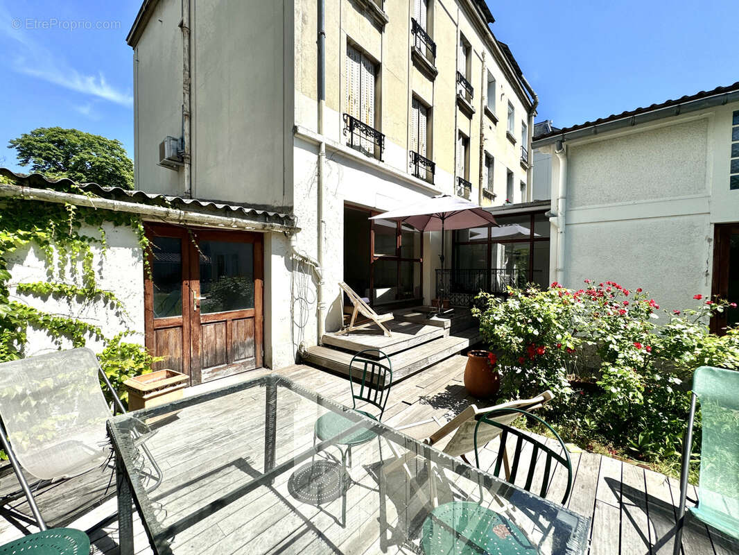 Appartement à CHARENTON-LE-PONT