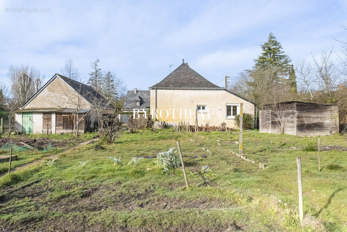 Maison à FENEU