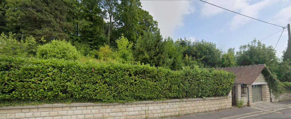 Terrain à CHAMPAGNE-SUR-OISE