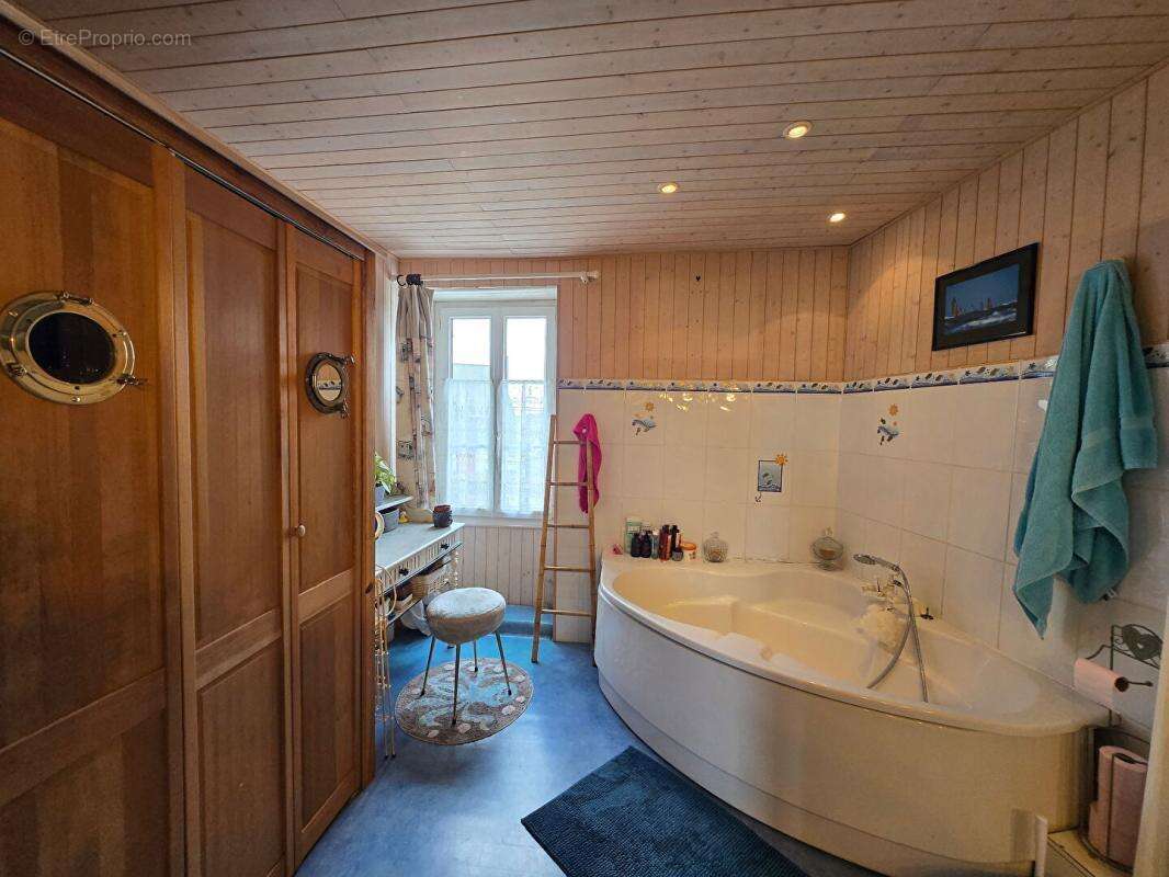 Maison 200 m² à Etel  - photo 4