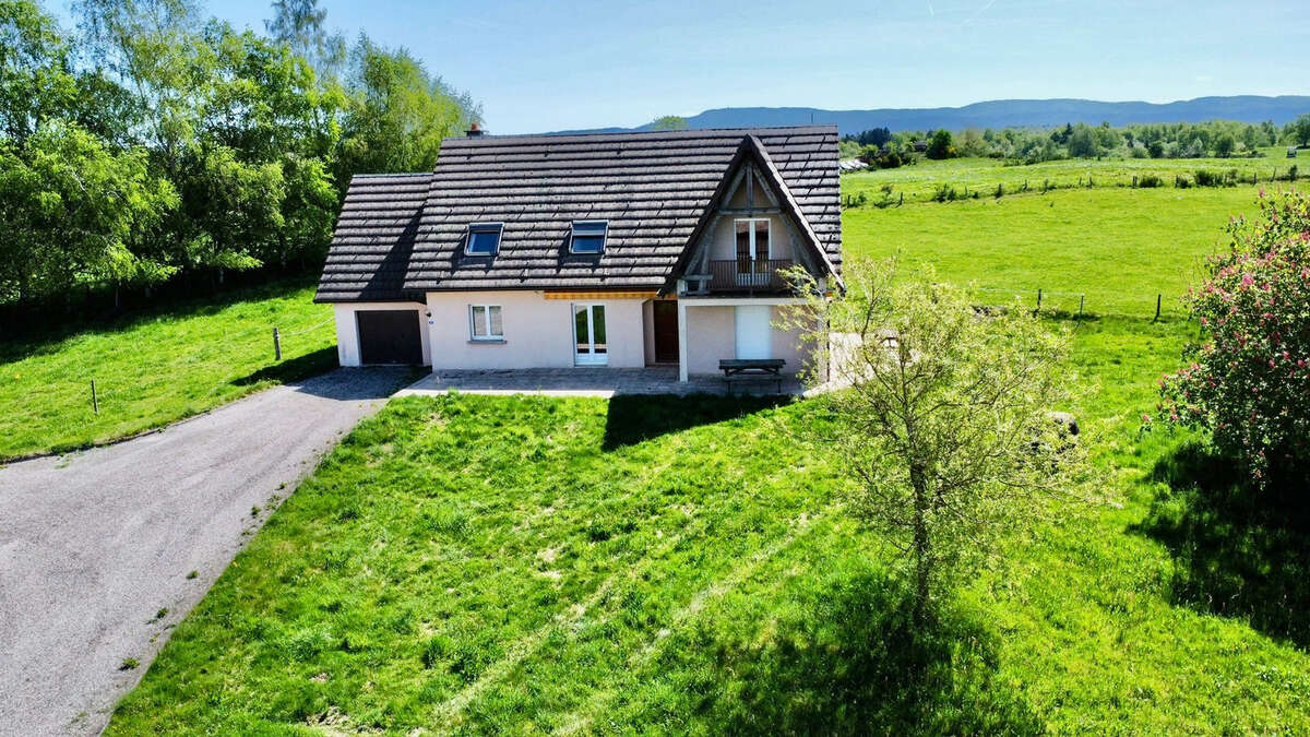 Maison à ESMOULIERES