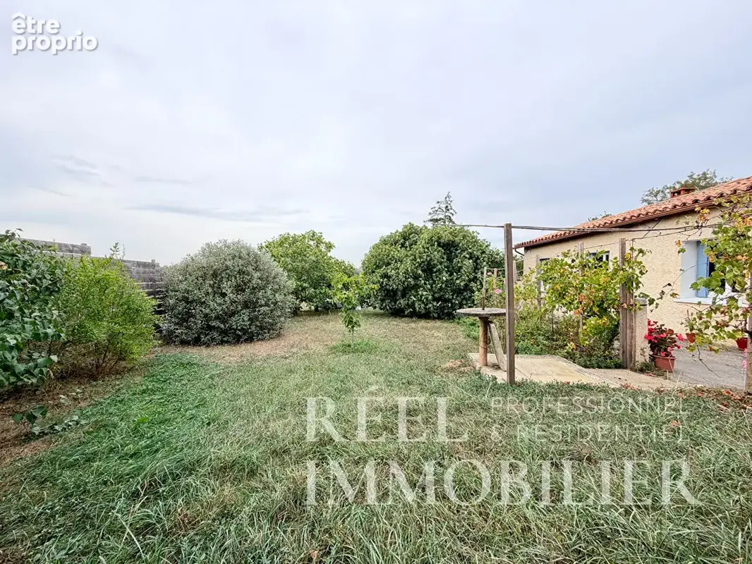 Maison de 80m2 avec grand terrain et 2 garages - photo 8