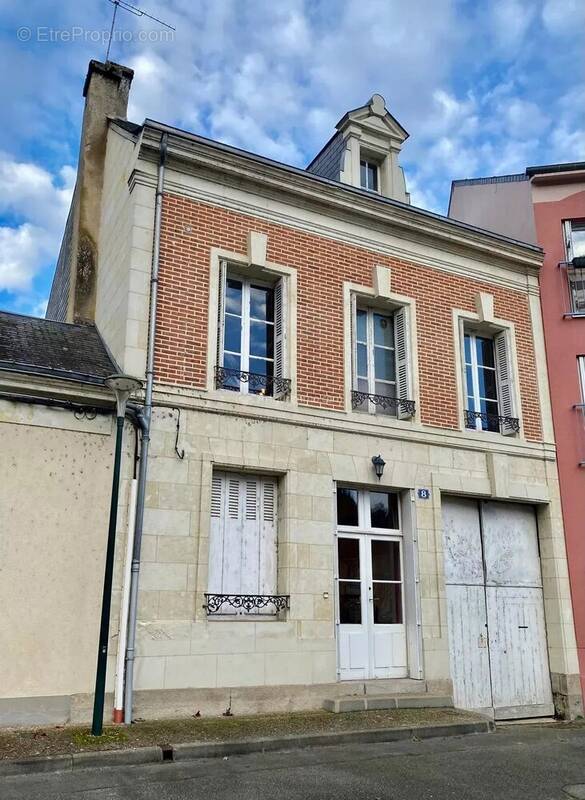 Maison à LA CHARTRE-SUR-LE-LOIR