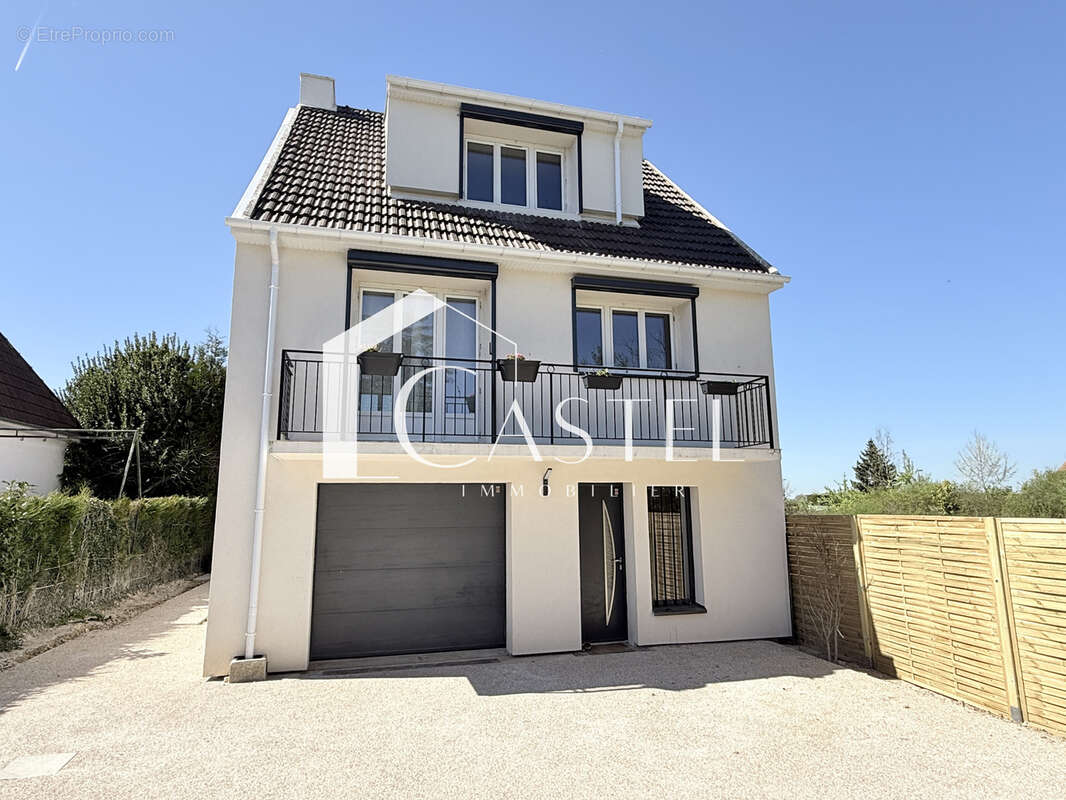 Maison à LES ALLUETS-LE-ROI