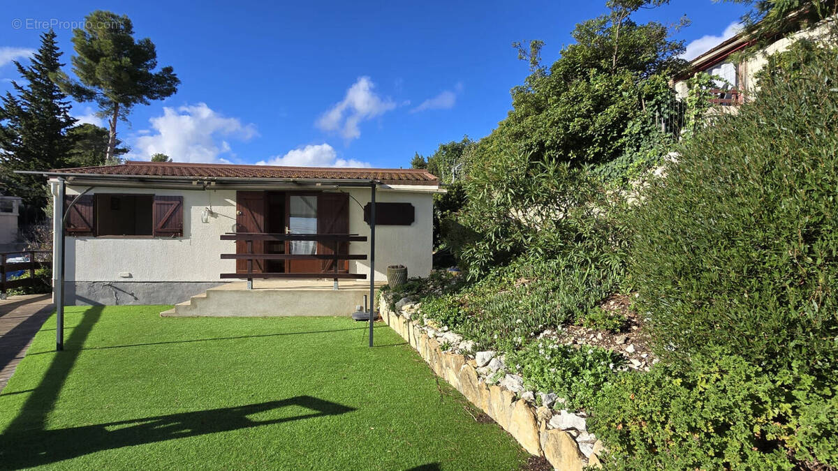 Maison à LE CASTELLET