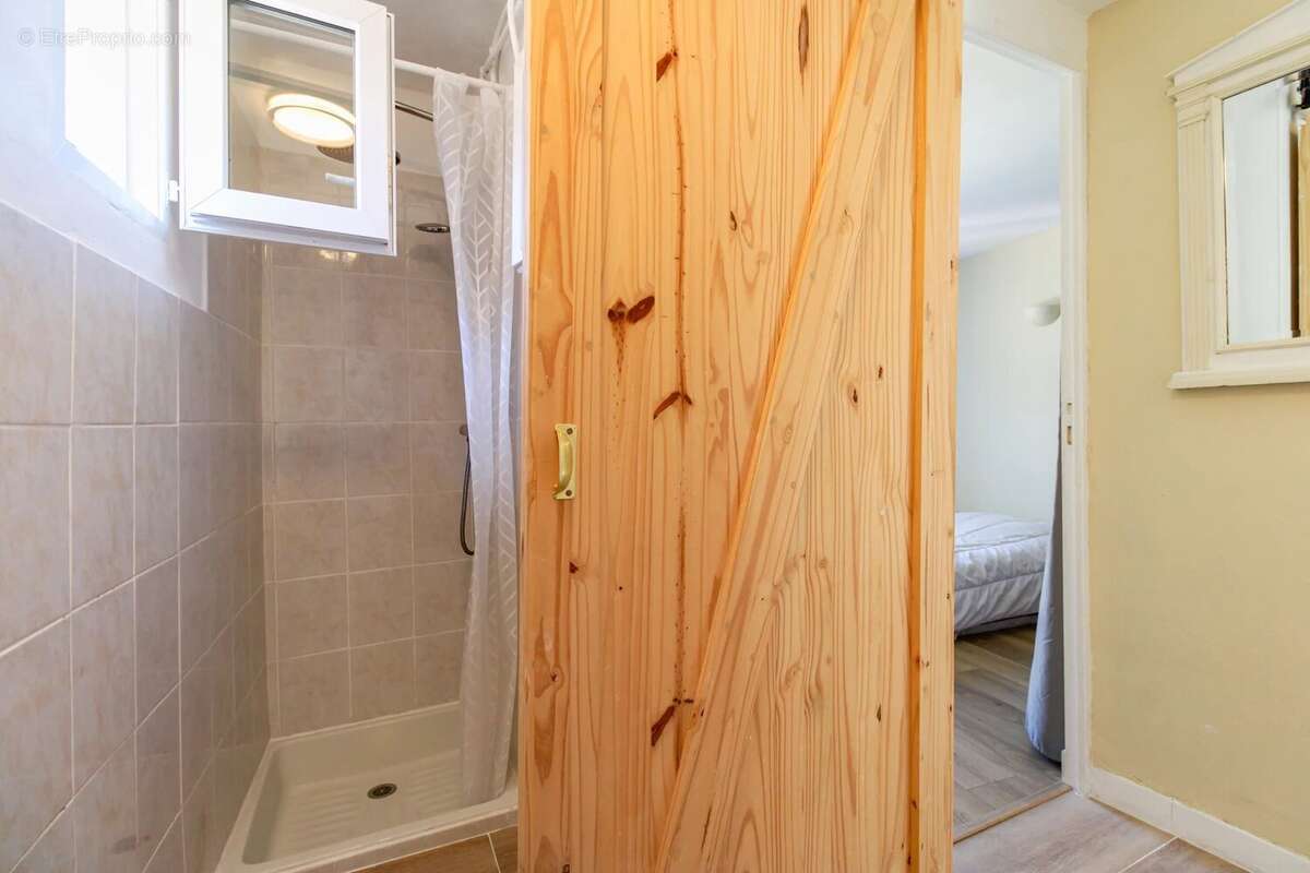 Maison à TOURETTE-DU-CHATEAU