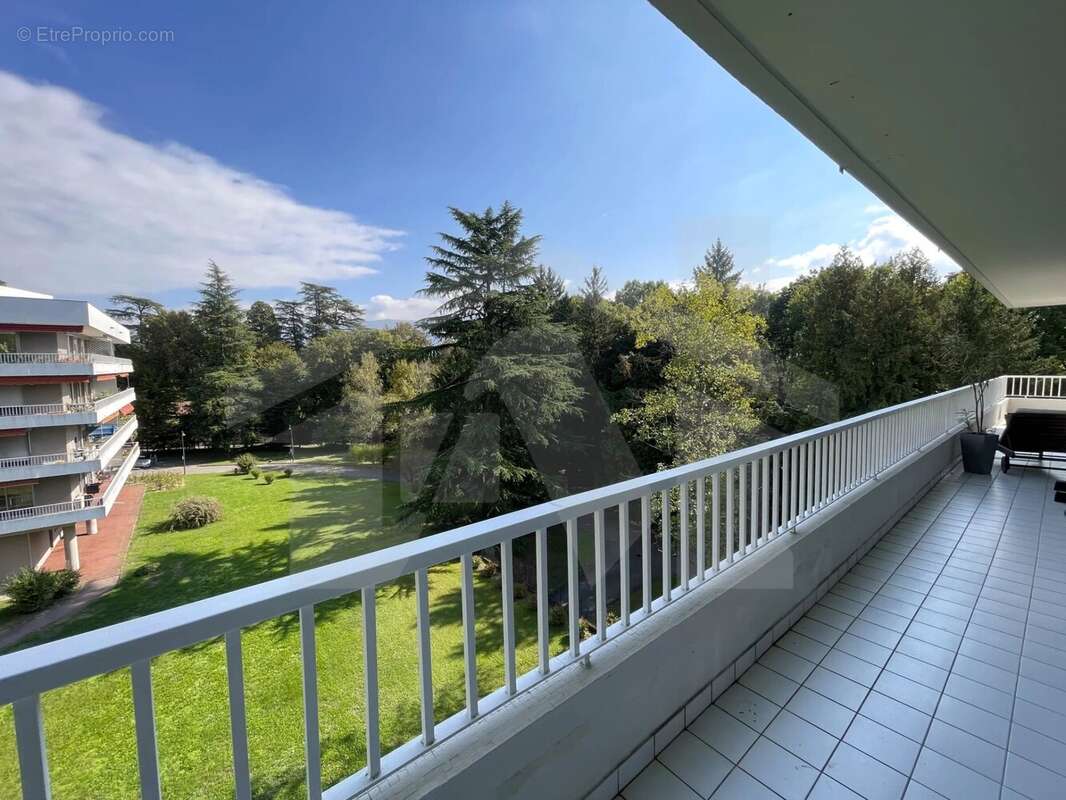 Appartement à MEYLAN