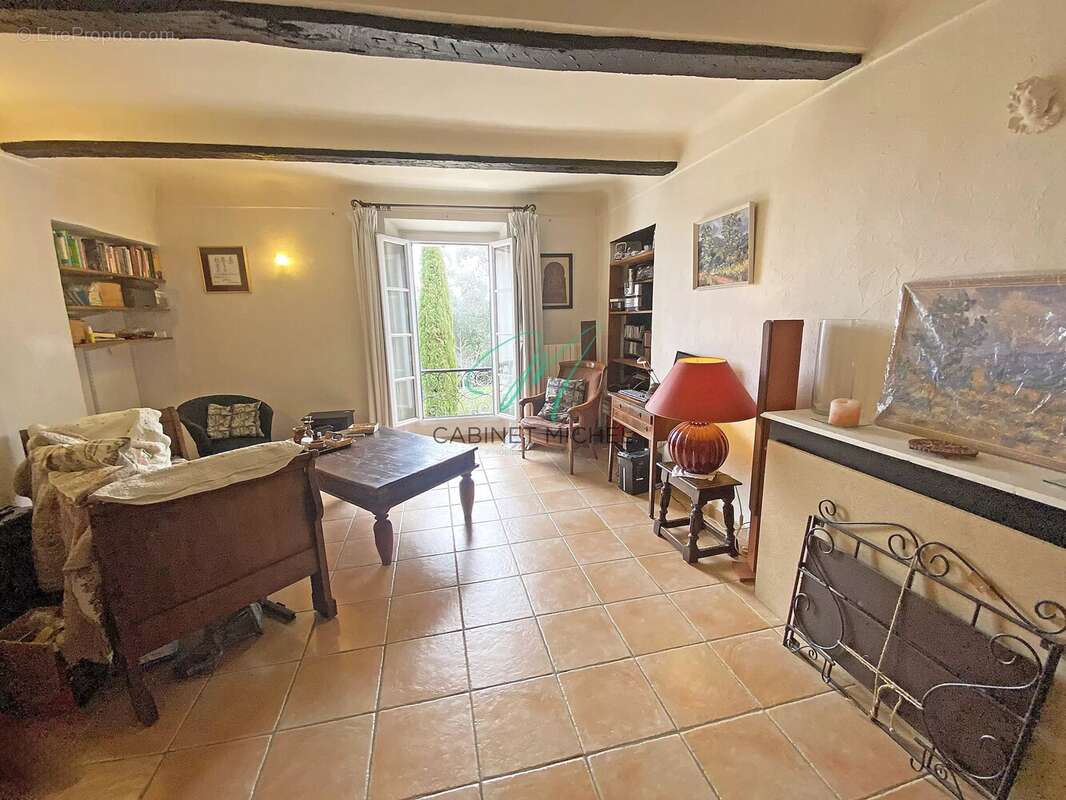 Appartement à ROQUEFORT-LES-PINS