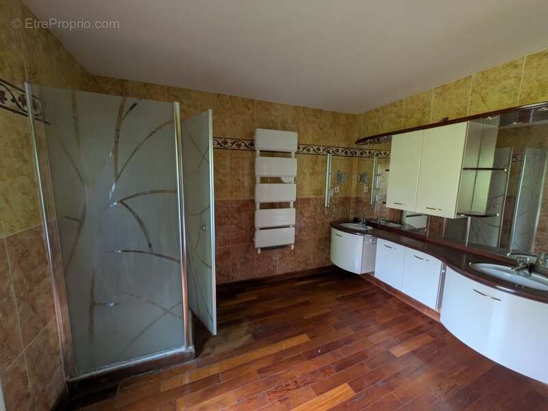 Saint caradec tregomel ensemble de 2 longeres de 230m² environ 11 pieces parcelle de 2800m² - photo 12