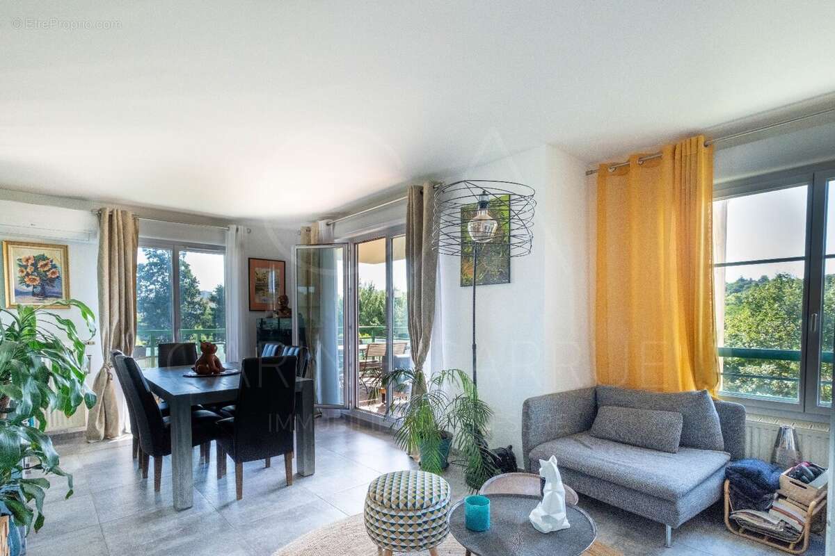 Appartement à TASSIN-LA-DEMI-LUNE