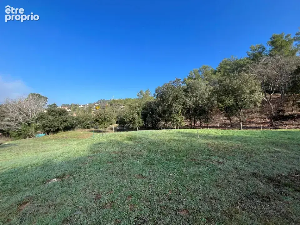 Terrain 930 m² à vendre à Taradeau (83460) - photo 2