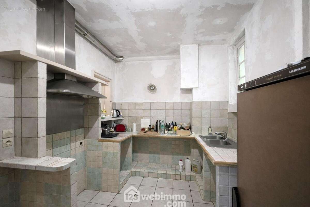 Mitoyenne à la pièce, la cuisine, - Maison à VITRY-SUR-SEINE