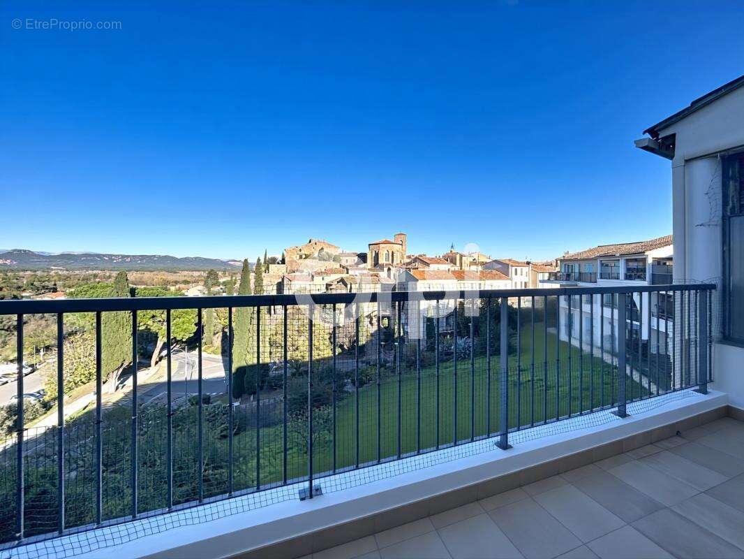 Appartement à ROQUEBRUNE-SUR-ARGENS