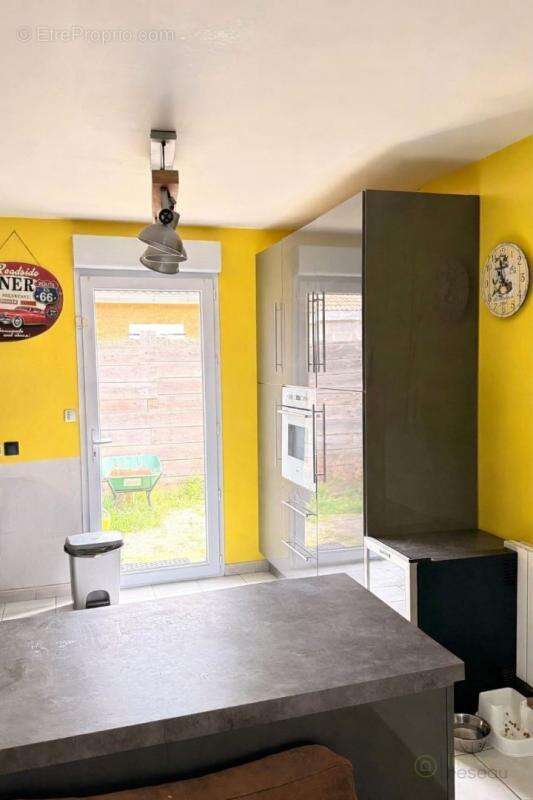 Maison à SAINT-BARTHELEMY-DE-VALS