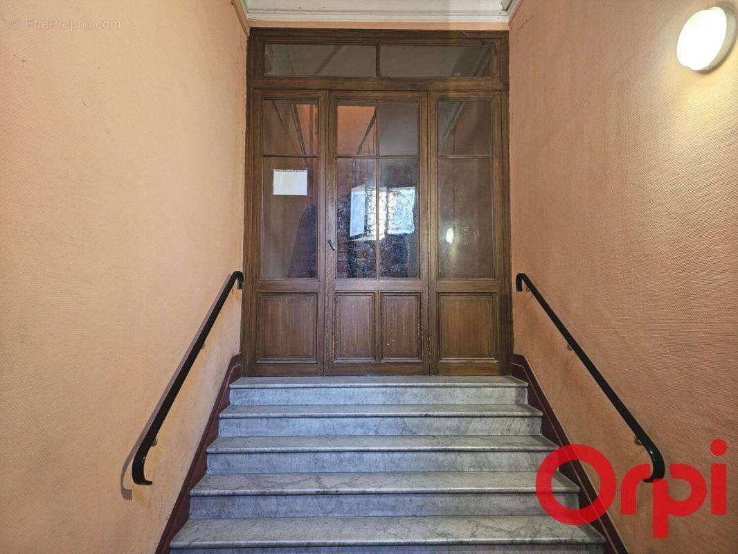 Appartement à MARSEILLE-1E