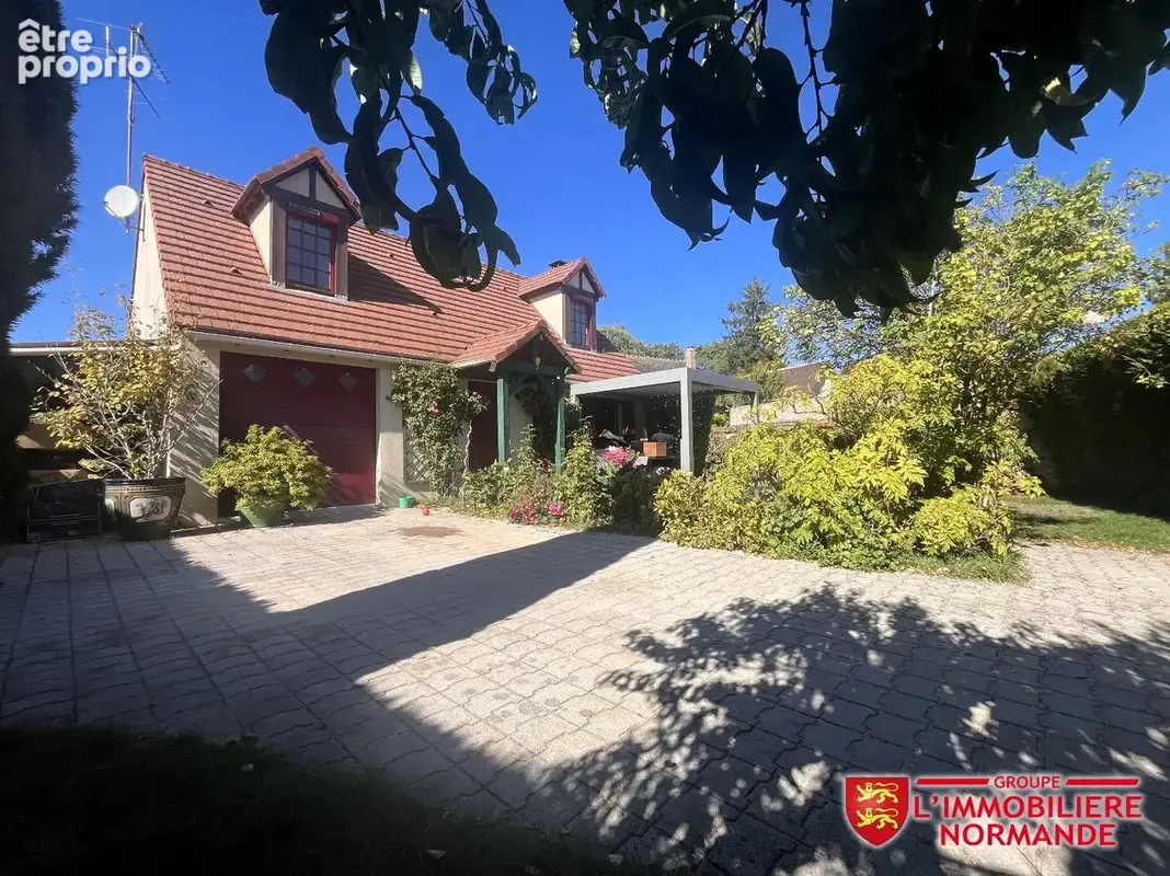 Pavillon traditionnel avec piscine, véranda et dépendances - photo 14