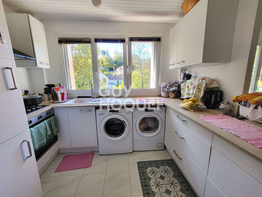 Appartement à LA CELLE-SAINT-CLOUD