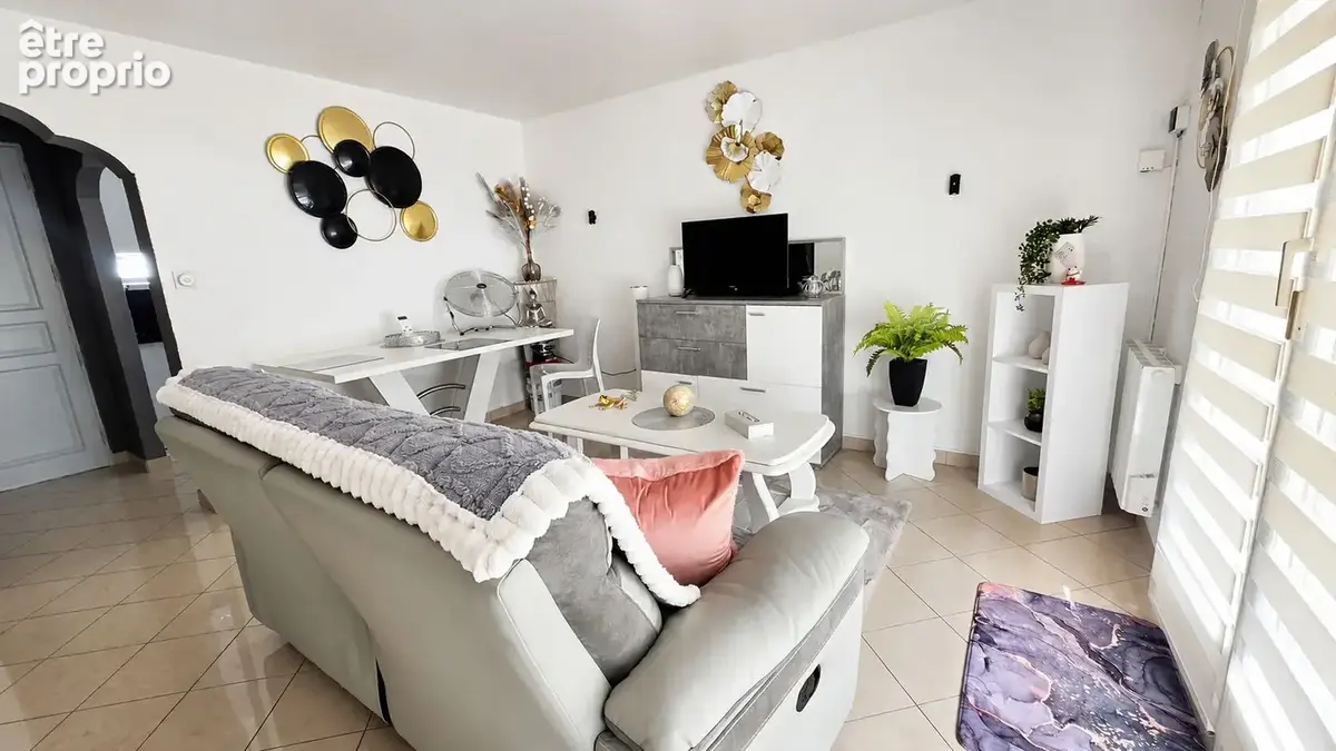 CREUTZWALD ? Appartement F2 rénové, dernier étage avec balcon et cave - photo 3