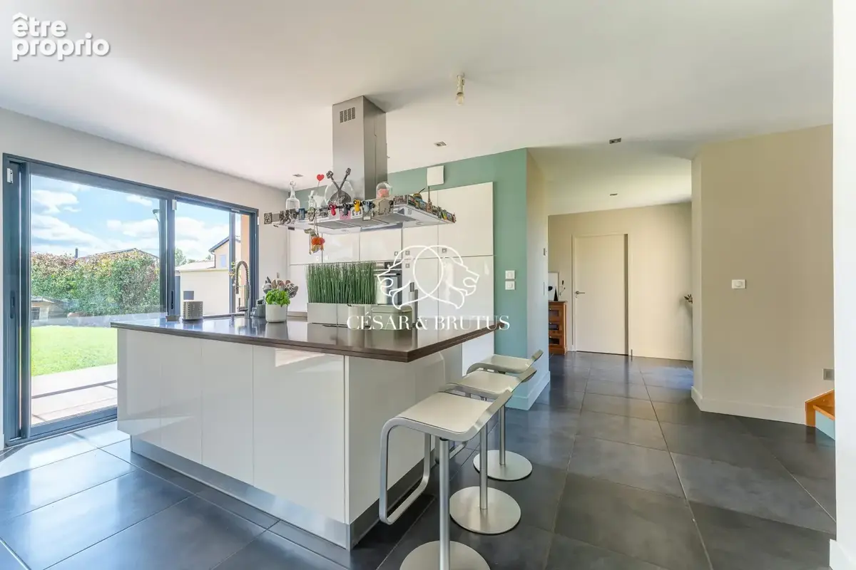 Maison 7 pièces 180 m² à vendre à Sathonay-Village (69580) - photo 5