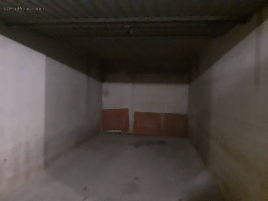 Parking à COURBEVOIE