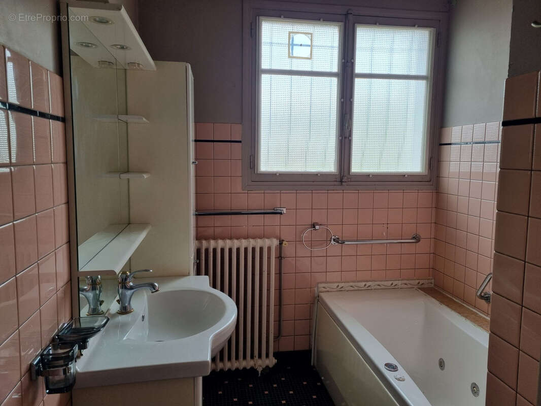 Maison à NEUVY-SAINT-SEPULCHRE