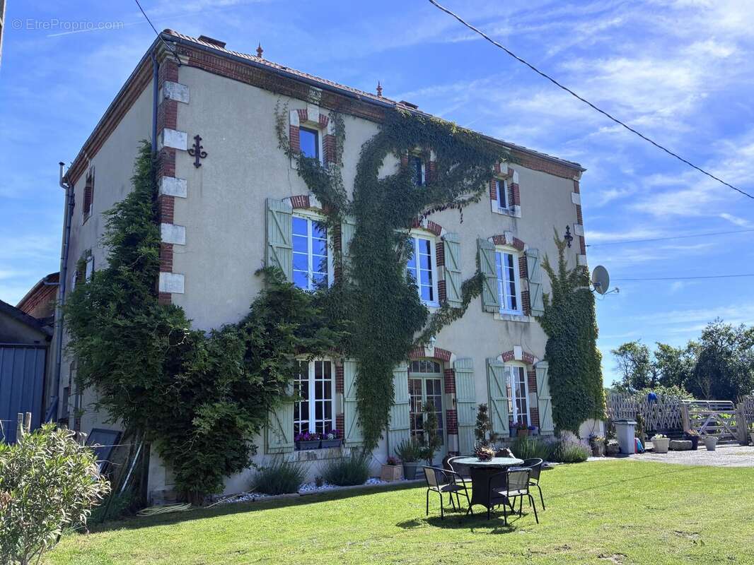 Maison à LE DORAT