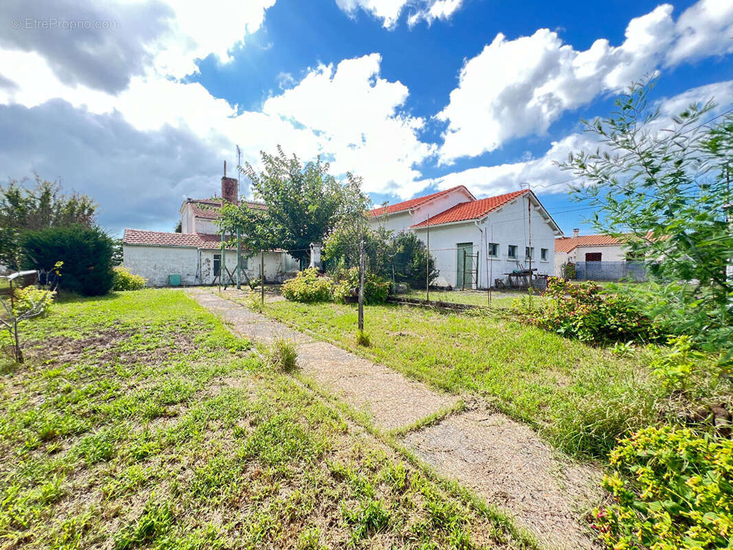 Sur 1 319 m² de terrain : Propriété Arvert - photo 16