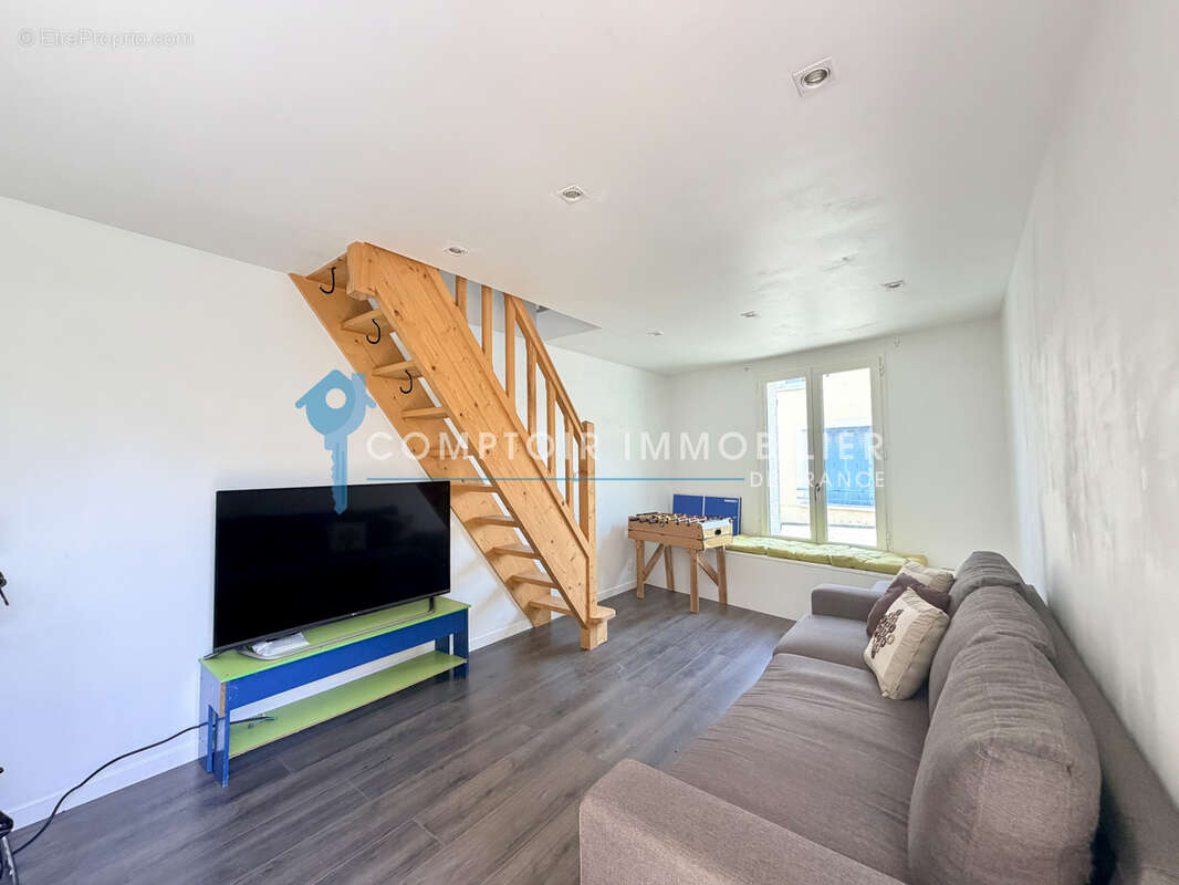 Maison 5 pièces avec jardin et dépendance - photo 15