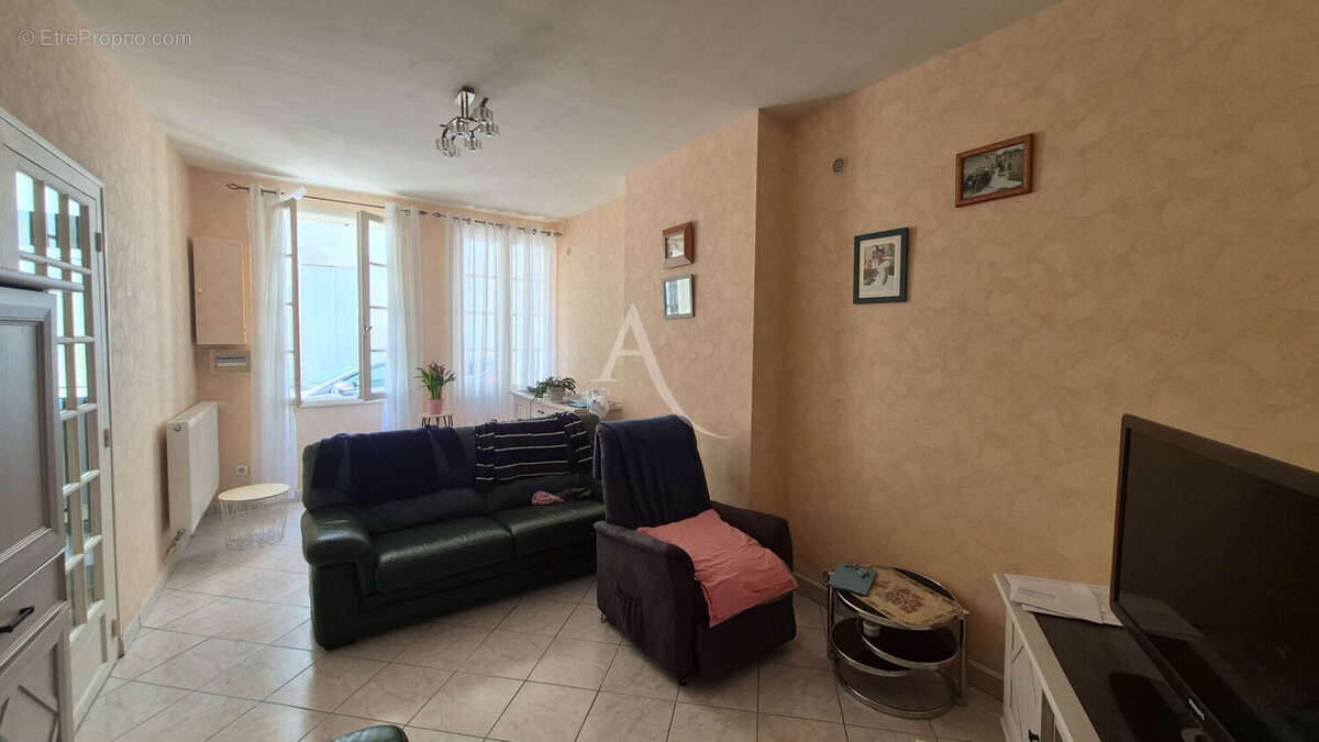 Maison coeur de ville à Saintes - photo 3