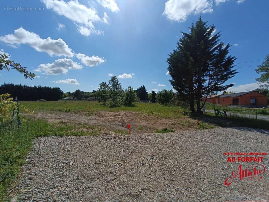 Terrain à LABASTIDE-CLERMONT