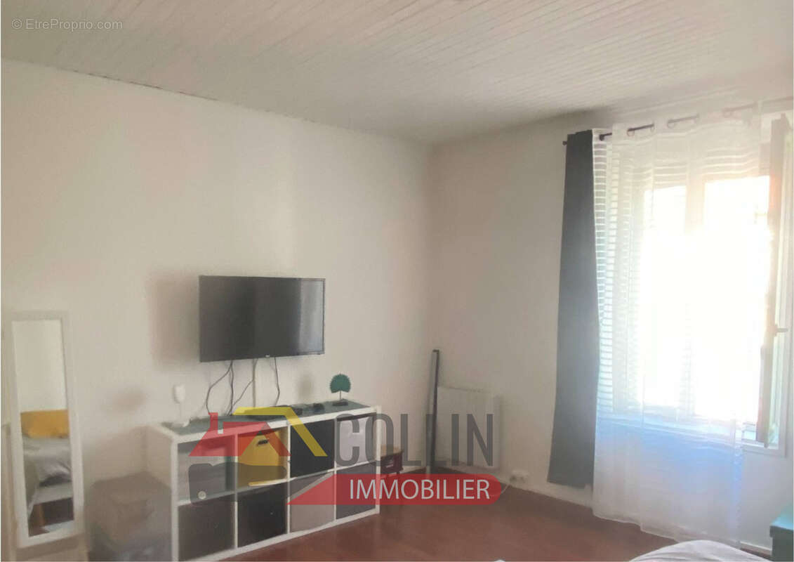 Ensemble immobilier, commerce (bar), appart F3 - photo 3