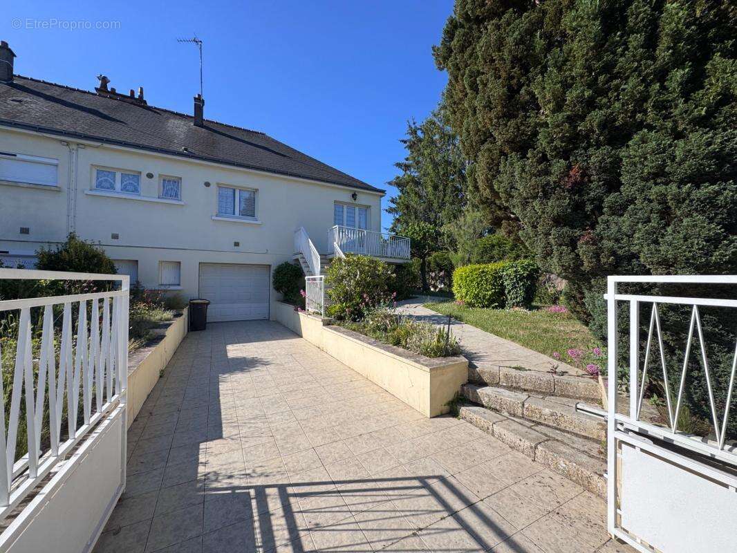 Maison à vendre 4 pièces SAINT CYR SUR LOIRE (37) - photo 2