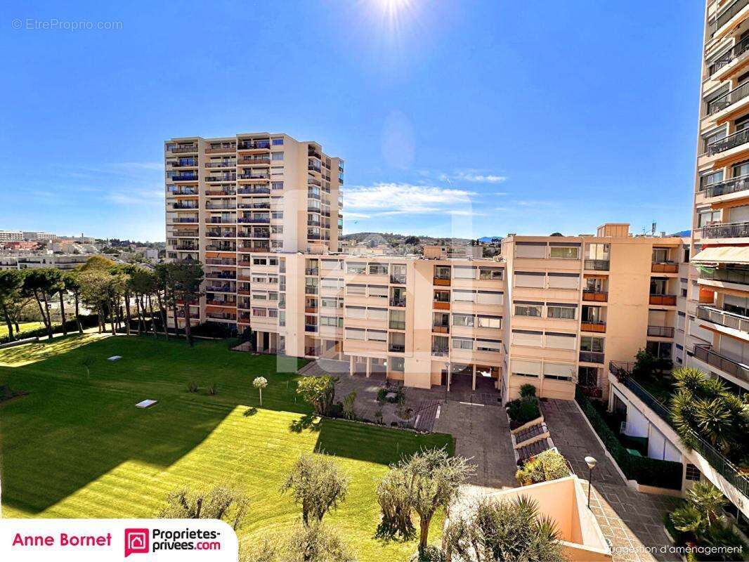 Appartement à LE CANNET