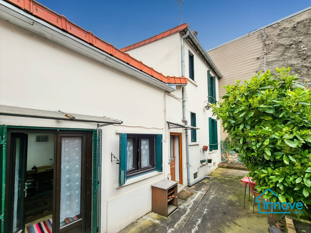 Maison à MONTROUGE