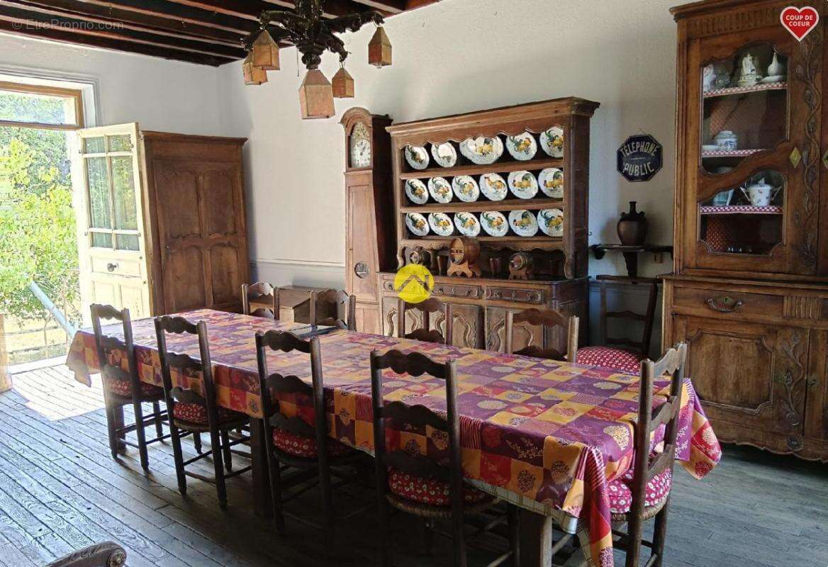 Maison à CHENIERS