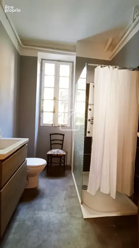 Deux maisons (une louée) et dépendances. - photo 14