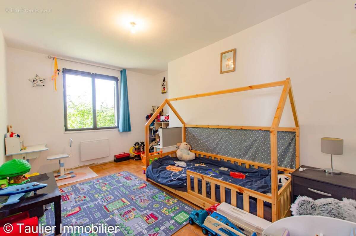 Maison à SAINT-HILAIRE-DU-ROSIER