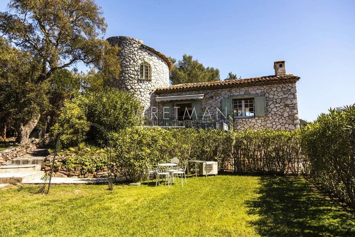 Maison à MANDELIEU-LA-NAPOULE